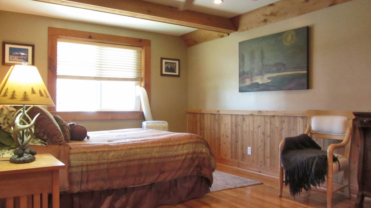 McCloud House | Mt. Shasta Vacation Home in McCloud Sleeps 10+, 415-577-5198