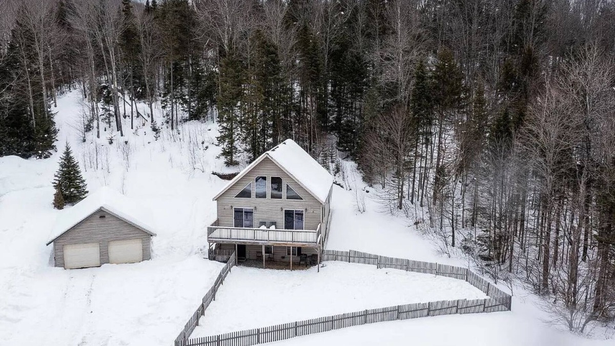 Green Mountains Ski Chalet | Mt. View Chalet Jay Peak/Stowe!