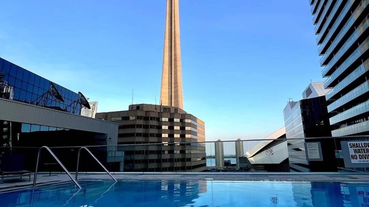 Downtown Toronto Apartment | MTCC RogersCenter 3B2B Free parking