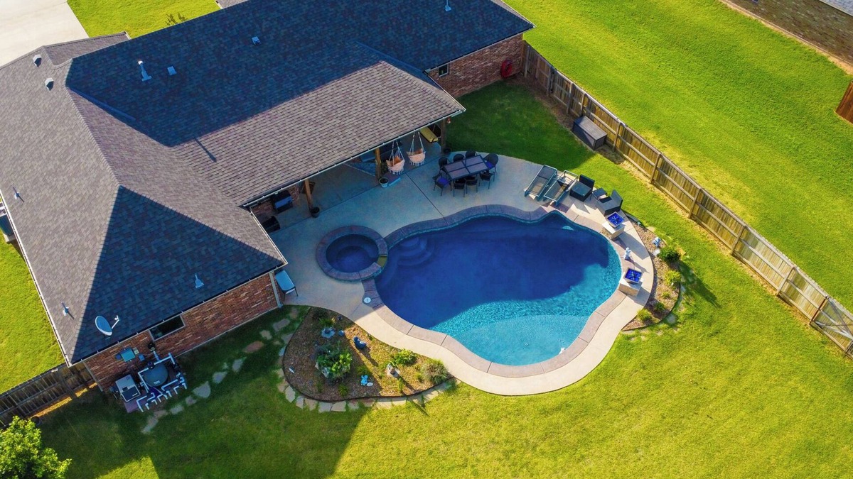 Lawton House | Mtn Escape Pool, Hot Tub, Fire Pit, Pet OK!