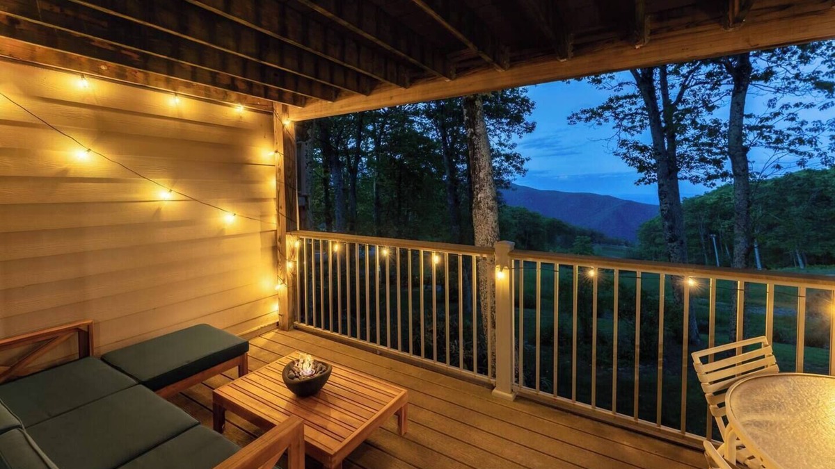 Wintergreen Apartment | Mtn View at Swoopside Hideaway: Walk to Everything - Prime Location