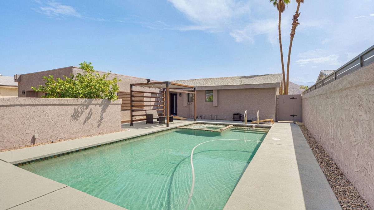 Palm Desert House | Mtn-View Getaway w/Pool: 4 Mi to Dtwn Palm Desert