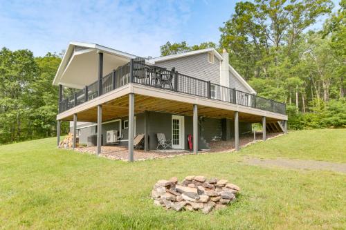 Fishertown House | Mtn-View Pleasantville Home on 100 Acres!