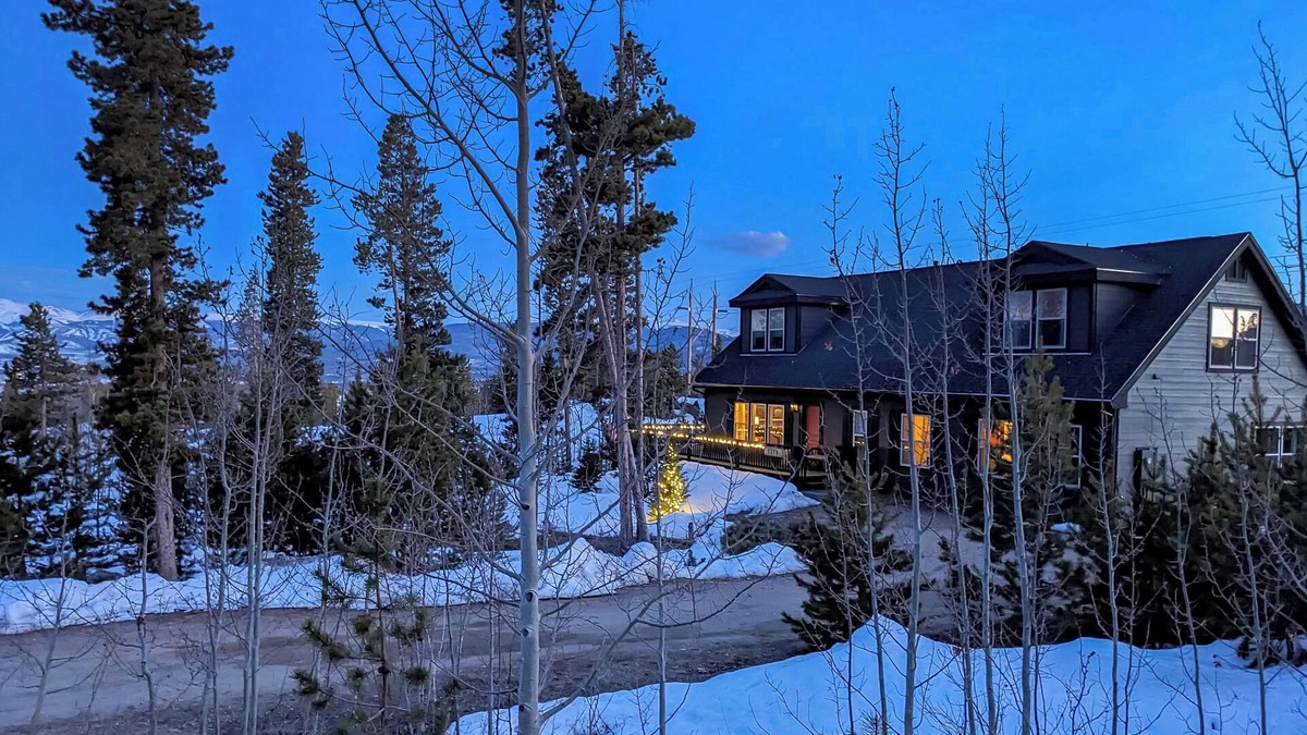 Winter Park Highlands House | Mtn-View Retreat w/Hot Tub in Granby!