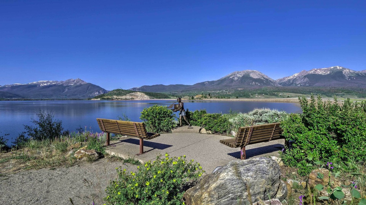 Dillon Condo | Mtn Views & Hot Tub Access: Lake Dillon Retreat