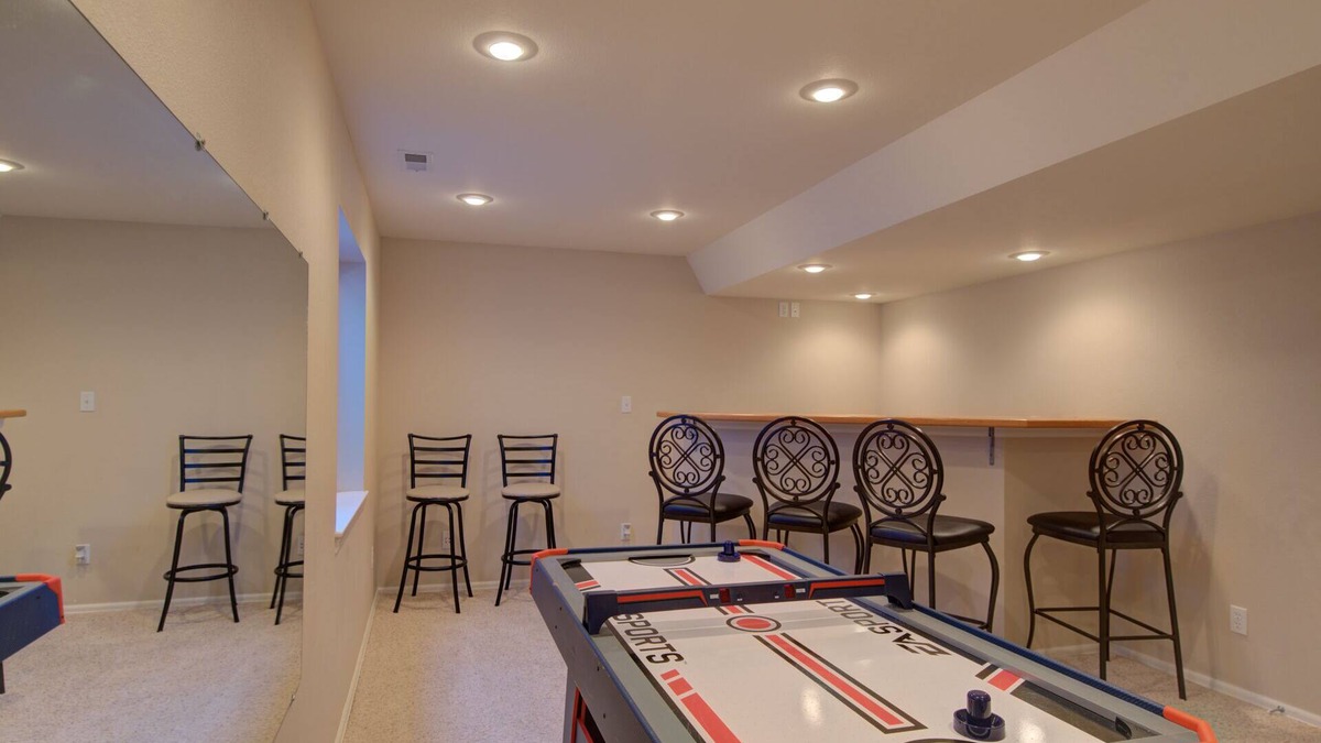 Briargate House | Mtn Views, Quiet Oasis,king Beds+Centrally Located