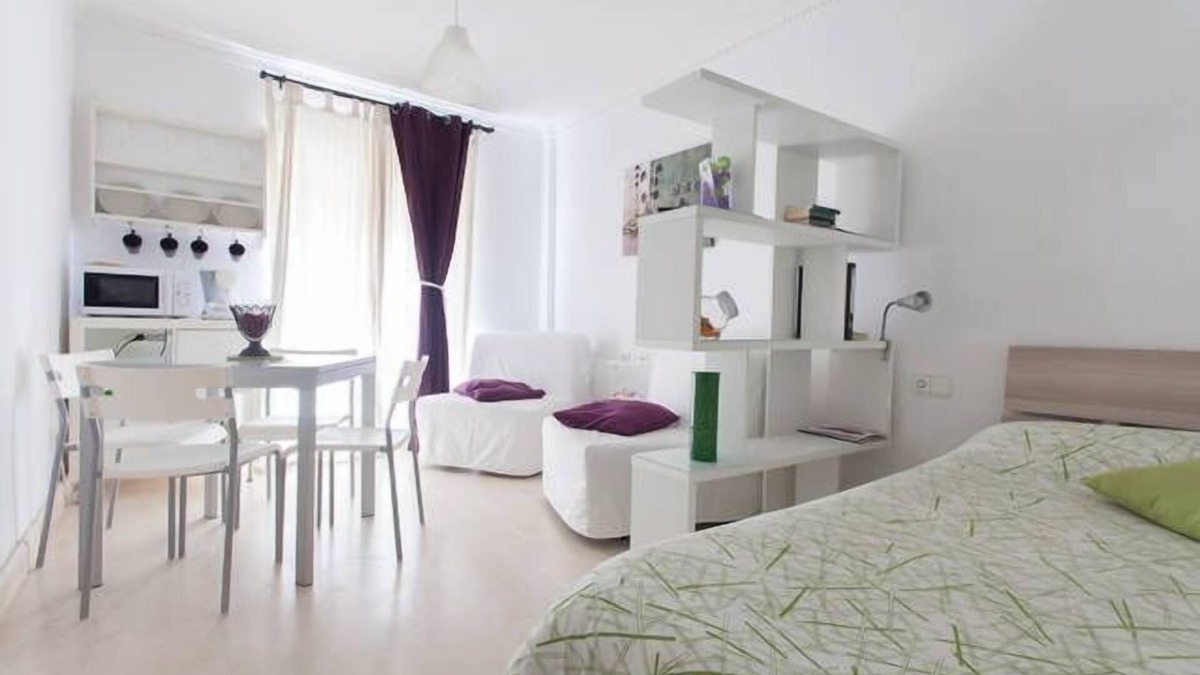 Alicante City Centre Apartment | MUÑOZ STUDIO #8 IN THE OLD TOWN ONLY 5 MINUTES WALK TO THE BEACH