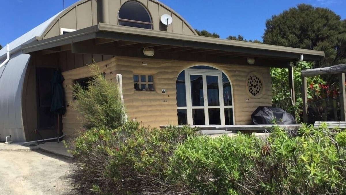 Whirinaki House | MUDBRICK BARN MUDENZA VU
