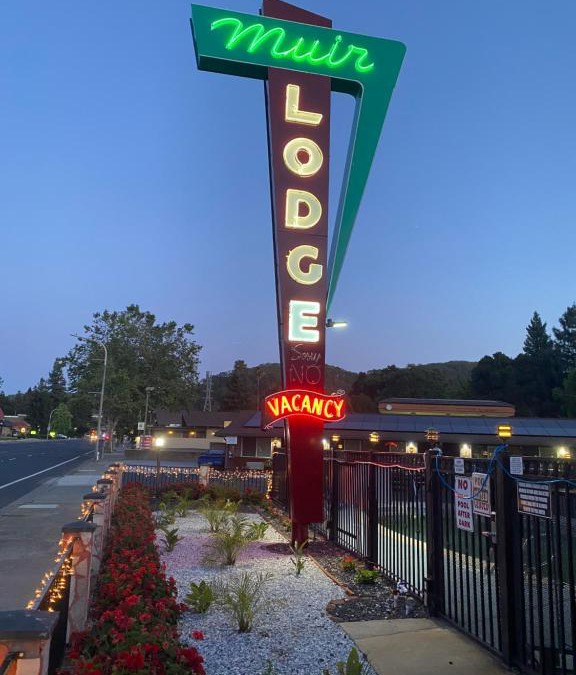 Martinez Hotel | Muir Lodge Motel