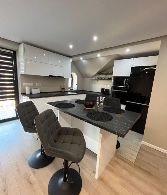 Hunedoara Apartment | Muki House