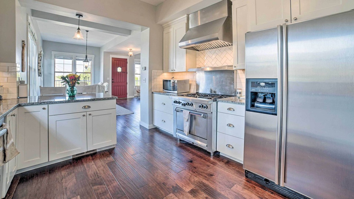 Mukilteo House | Mukilteo Retreat w/ Fire Pit & Ocean Views!