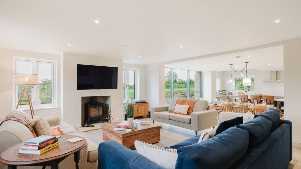 Malmesbury Cottage | Mulberry Cottage - Stunning 5 Bed in Wiltshire