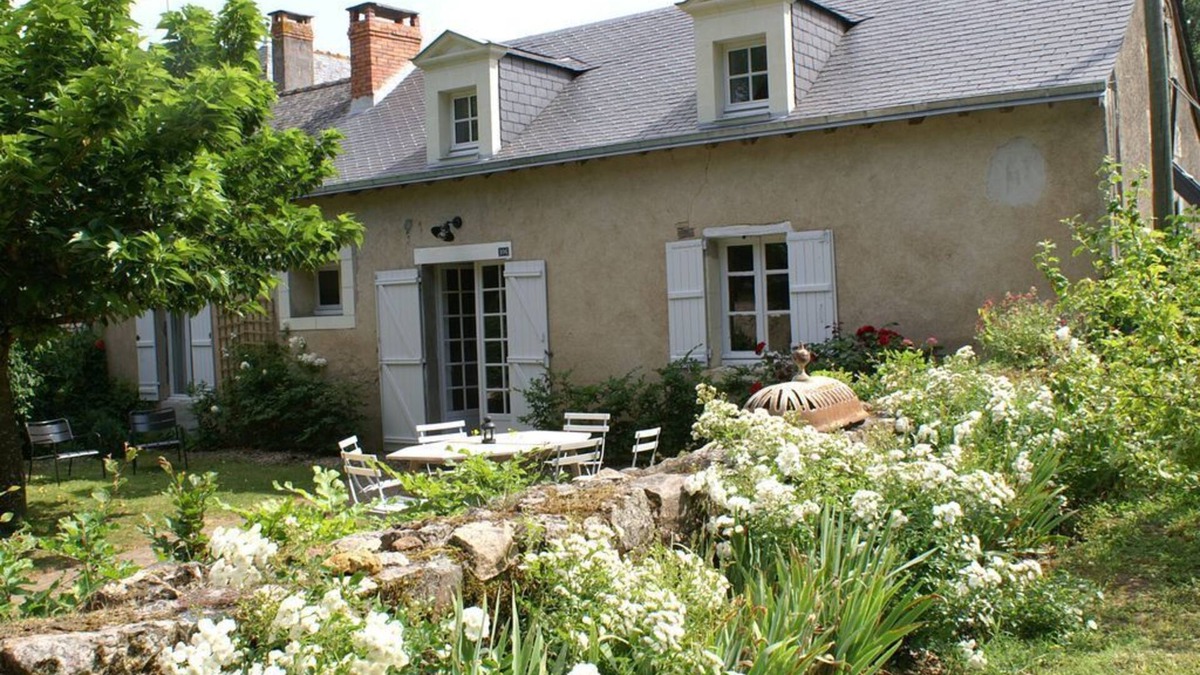 Blaison-Saint-Sulpice House | Mulberry tree cottage at Château de la Giraudière between Angers and Saumur