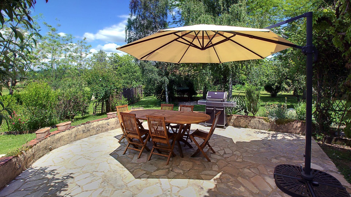 Meyrals Villa | MULBERRY TREE Villa - Luxury Villa - Heated Pool, Hot tub, Gym, Garden, Calm