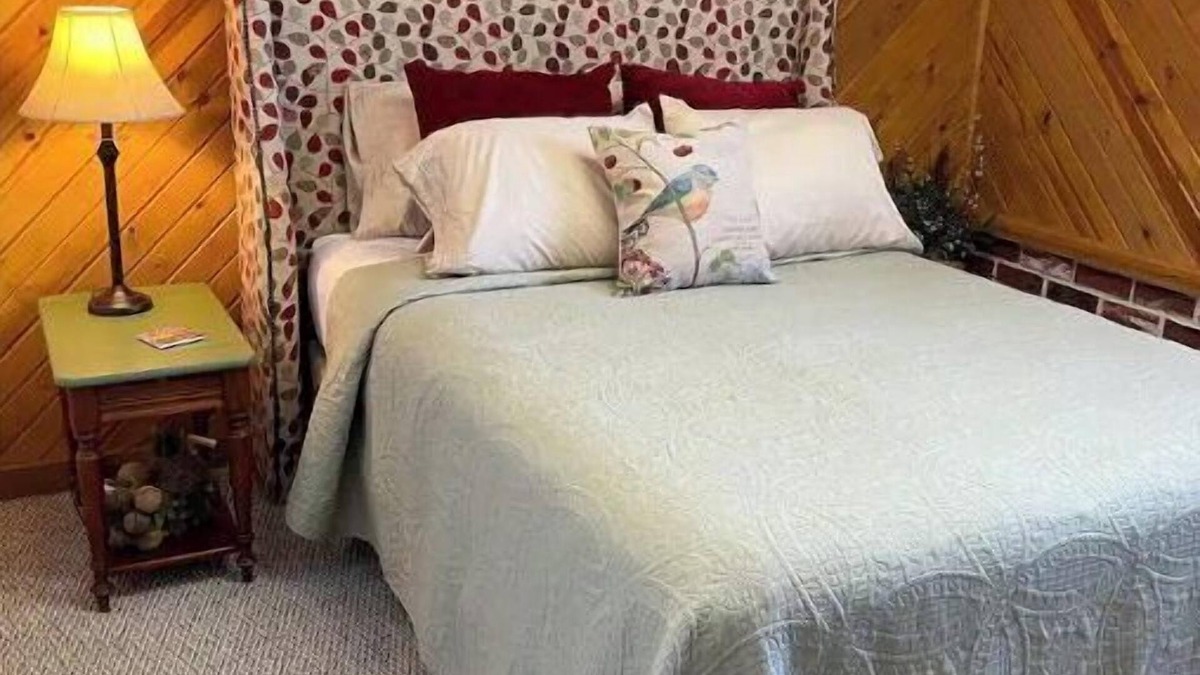 Nauvoo Apartment | Mulholland Garden Apartment