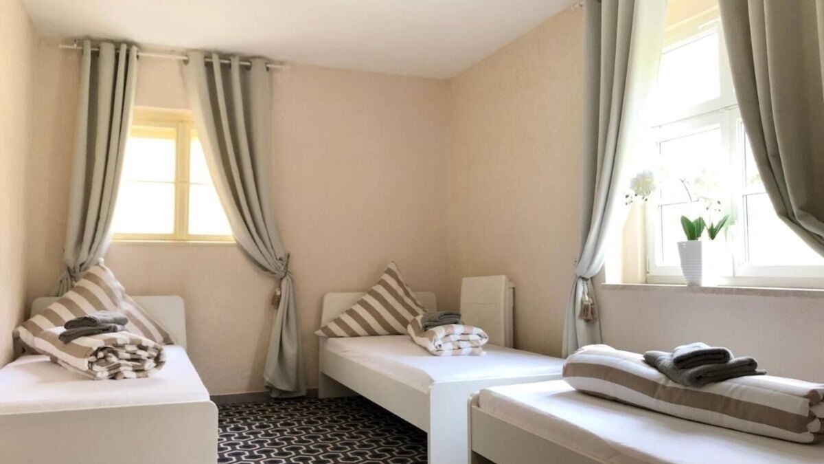 Adorf Apartment | Multi-bed room for 6 guests with 60m² in Adorf/Vogtland (265228)