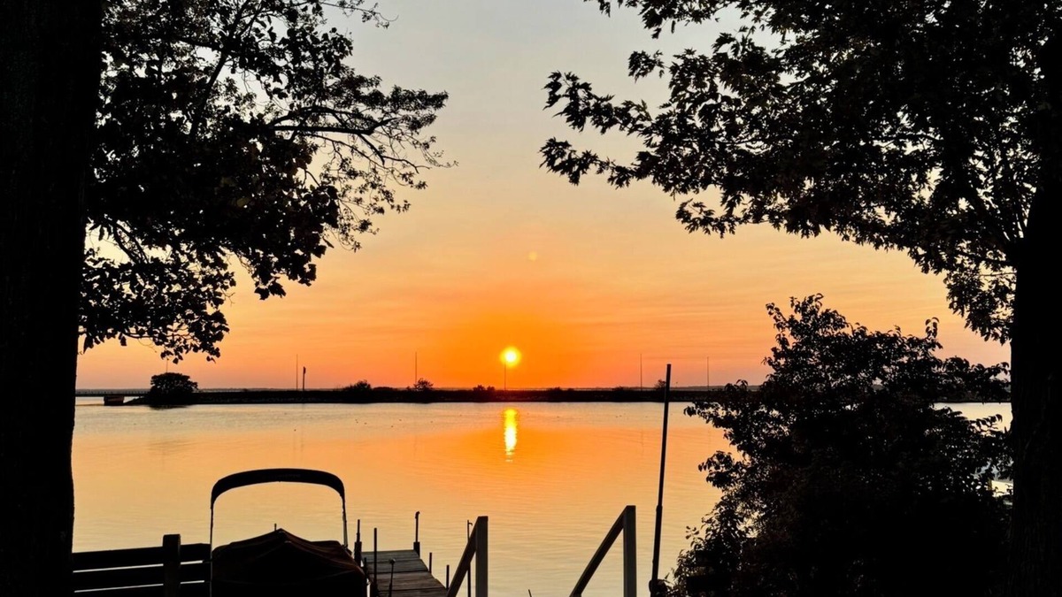 Bay View House | Multi-generation 1st fl Primary, close to Ohio's Vacaland attractions, fishing