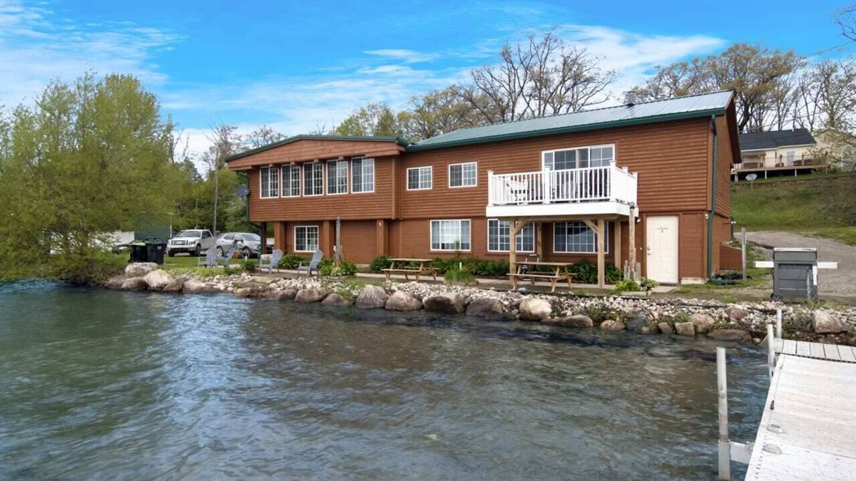 Mayfield House | Multi-unit with lake access and stunning views