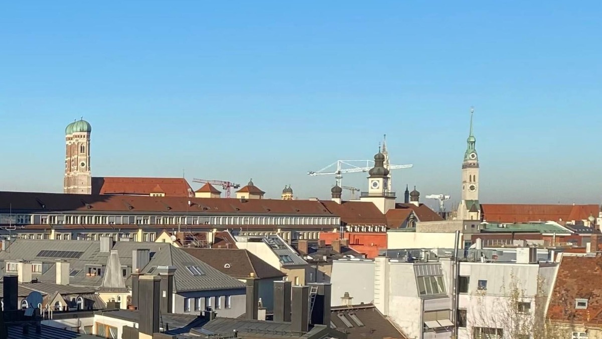 Ludwigsvorstadt-Isarvorstadt Apartment | Munich Best Location - Top Floor Apartment - Great Views