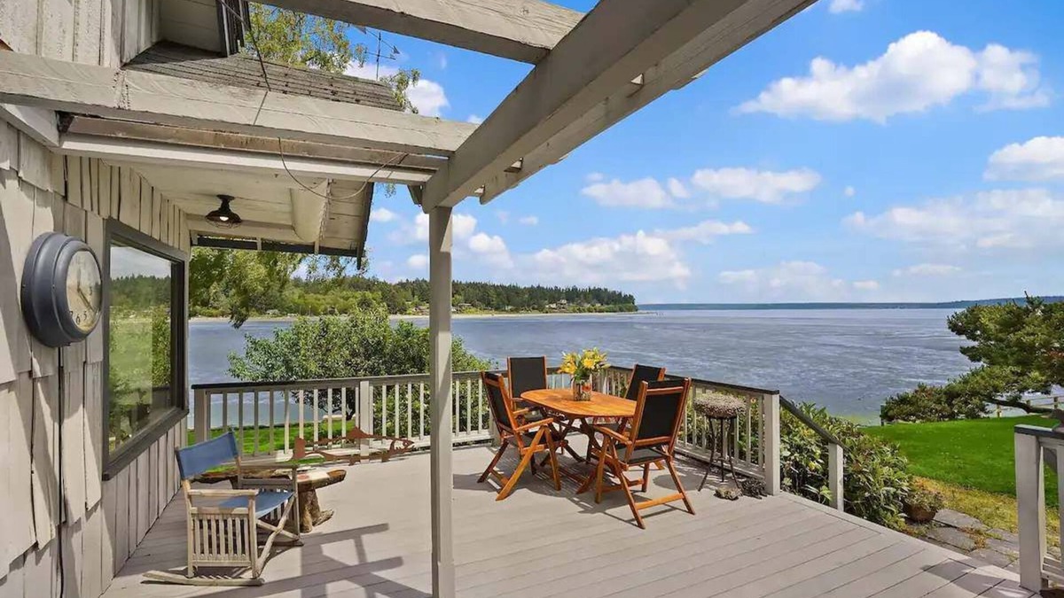 Rollingbay House | Murden Cove Waterfront Retreat: 3BR Oasis & Kayaks