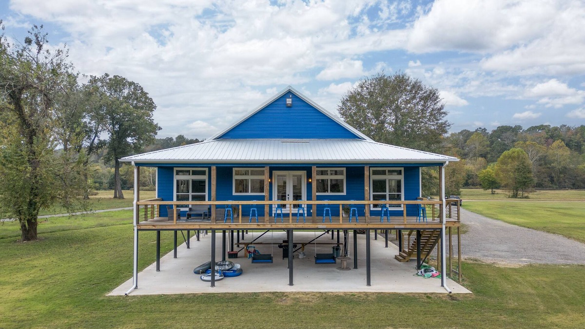 Nashville Cabin | Murfreesboro, Riverfront Cabin, 2024 Total Solar Eclipse, Crater of Diamonds