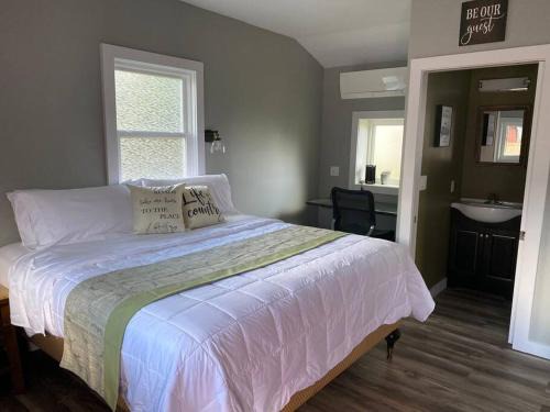 Catskill House | Murphys Law Inn 3