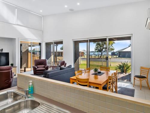 Yarrawonga Apartment | Murray Grange apartment 6