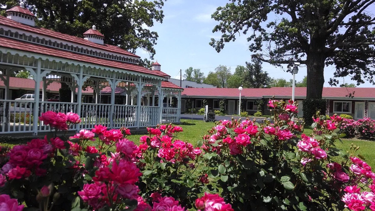 Murray Hotel | Murray Inn and Art Gallery