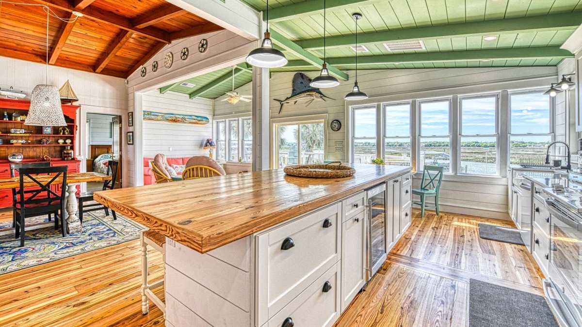 Garden City House | Murray's Inlet Shack - Four Bedroom, Three 1/5 Bath with huge private pool