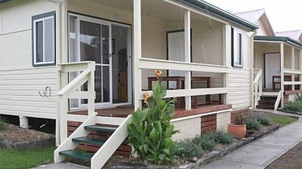 Bermagui Cabin | Murunna Cottages No 1 Bermagui (Stringybark). A delightful 2 bedroom cottage .