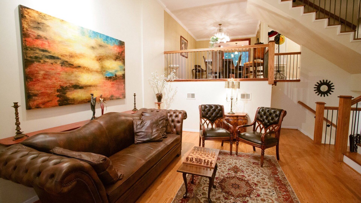 South Central Houston House | Museum District Home - Perfect Combination of Old World Elegance & Modern Luxury