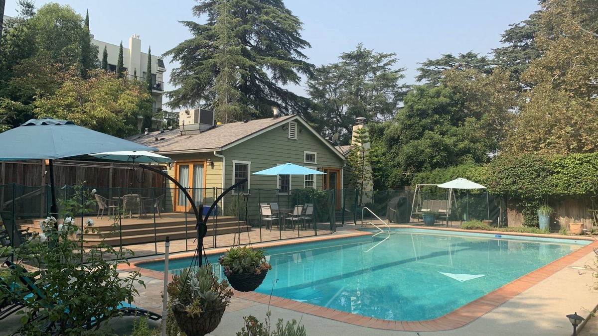 Valley Village House | Musicians Dream: Close to Universal Studios