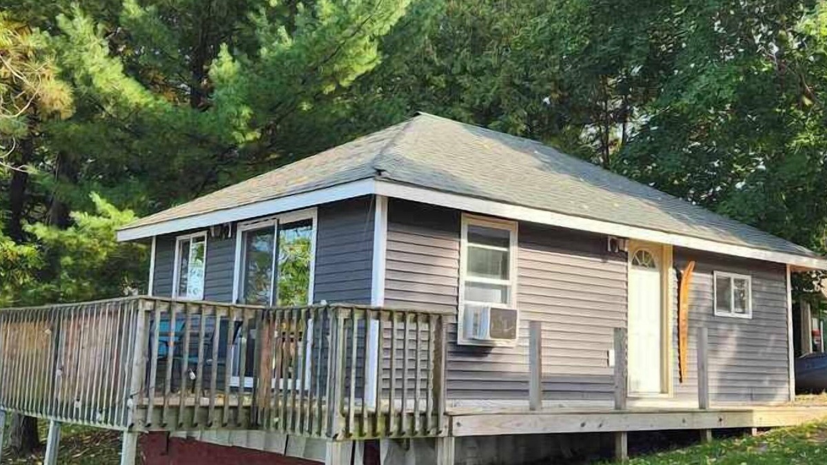 Fremont House | Muskie Cabin - Waterfront resort on Fremont Wolf River