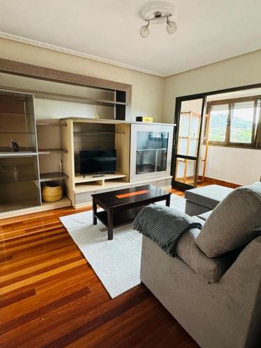 San Julian de Musques Apartment | Muskiz Retreat, playa 5 mins, WIFI gratis
