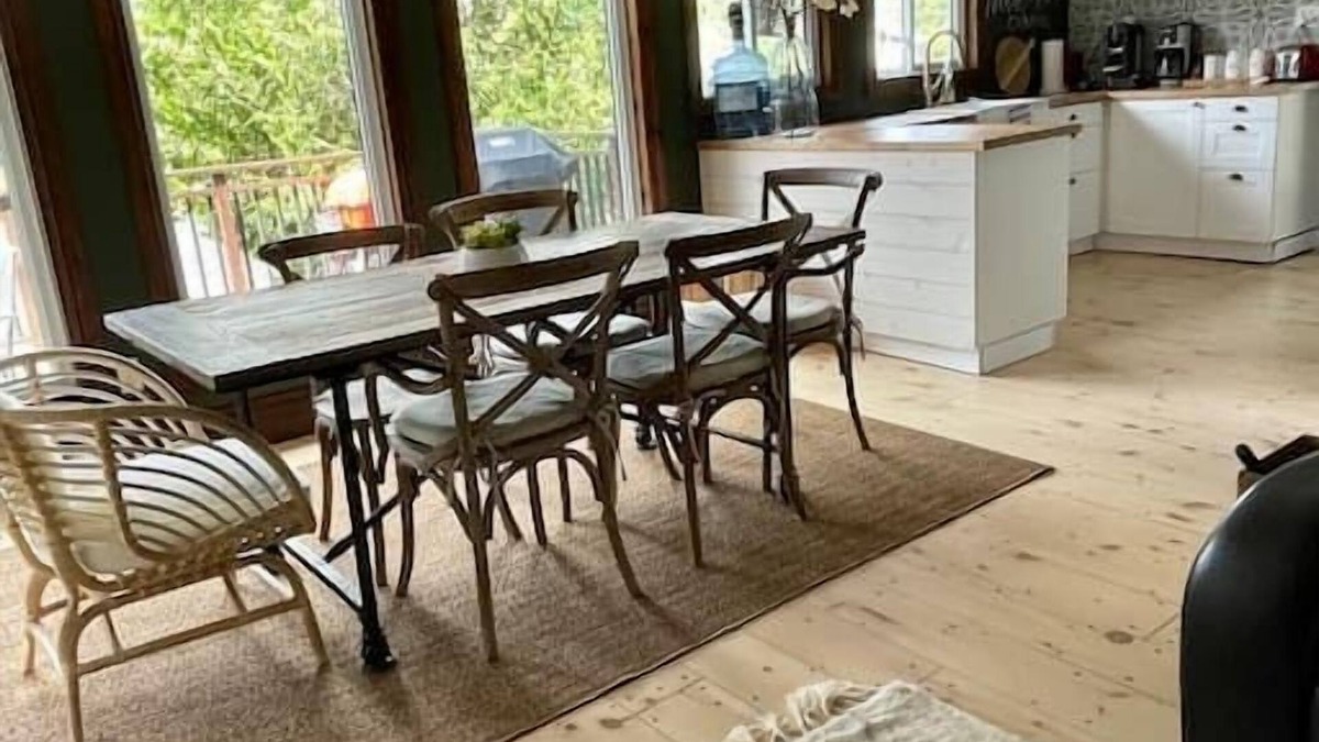 Utterson Cottage | Muskoka Cabana - Sandy beach cottage in Muskoka