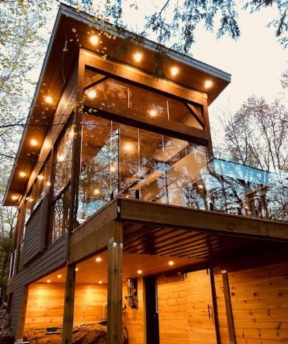 Gravenhurst House | Muskoka Charm Beautiful four bedroom cottage