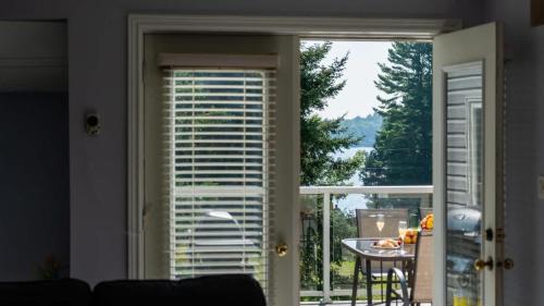 Muskoka Lakes House | Muskoka Lakefront 4-bdrm Guest House