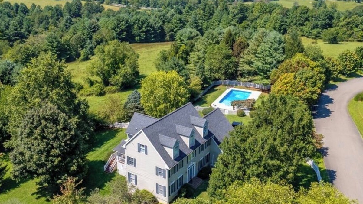 Galax House | Must see 4/3 Family/Pet Friendly+Pool&hot tub