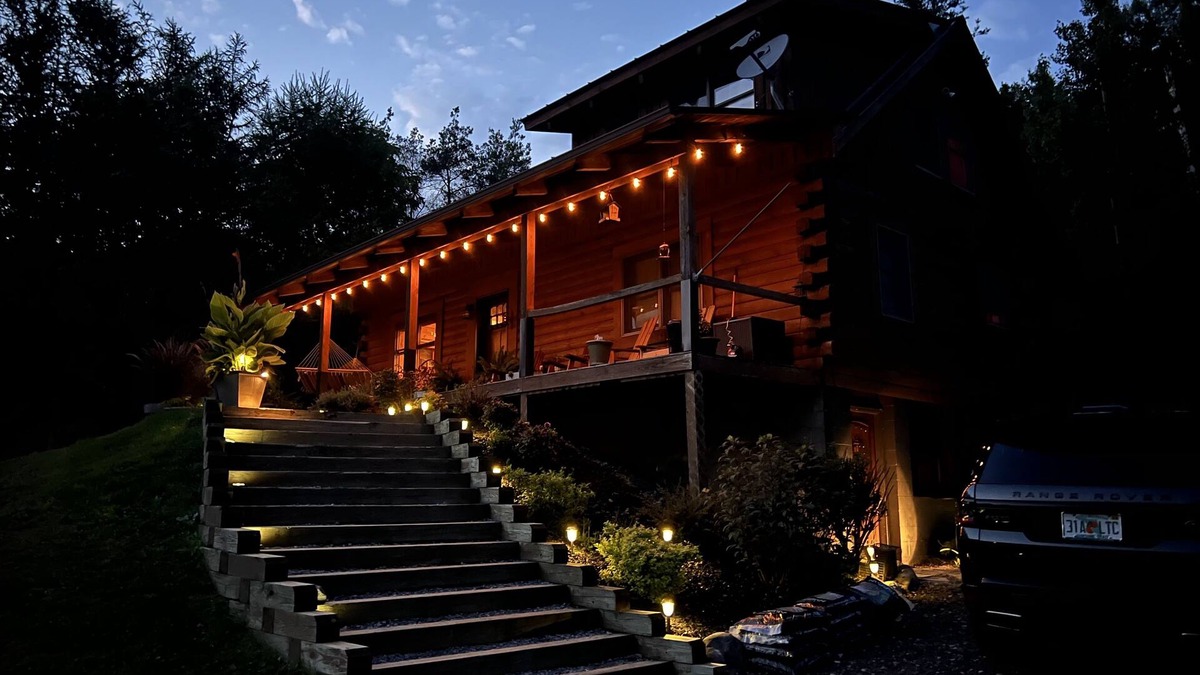 Ellicottville Cabin | MUST SEE Cozy Log Cabin with Amazing Mountain View’s Sleeps 10