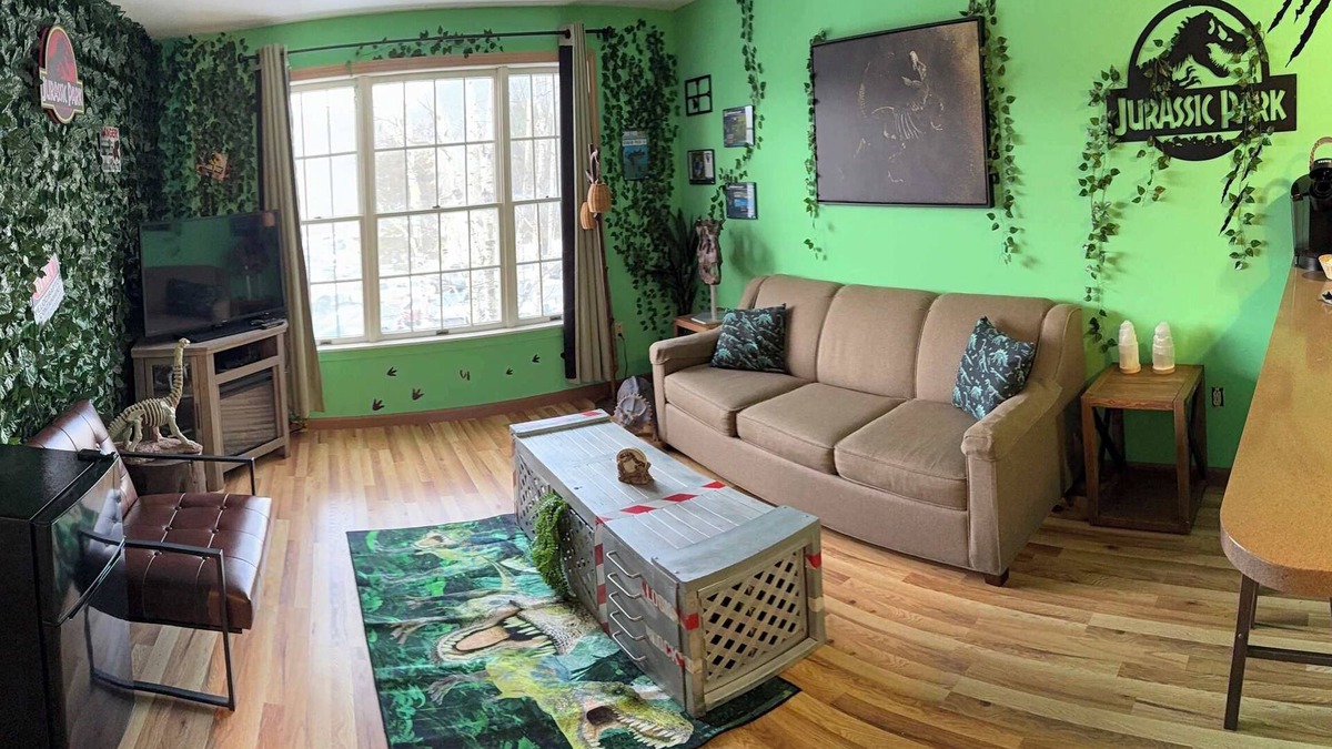 Hancock Apartment | Must See Jurassic Jiminy Suite Country Inn - Sleeps 4 Ski On/Off Mountain