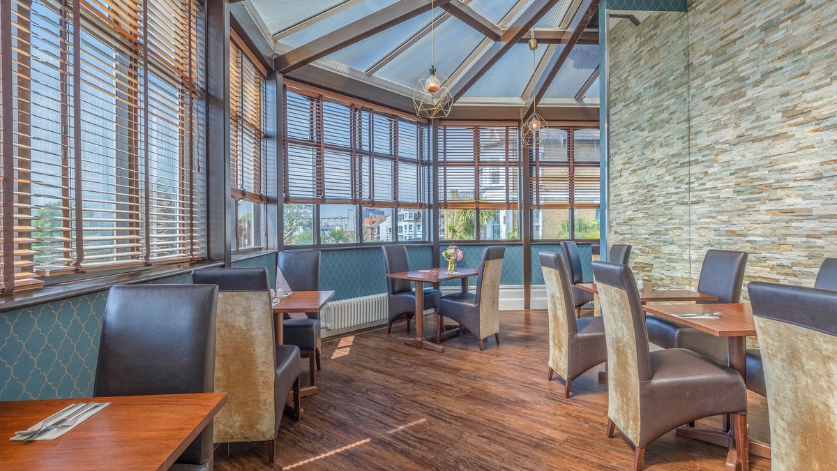 Westcliff-on-Sea Hotel | Muthu Westcliff Hotel (Near London Southend Airport)