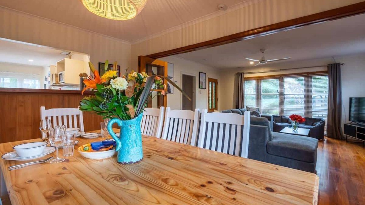 Rotorua House | Mutts, MTBs & Mud Pools | Central & Pet Friendly!