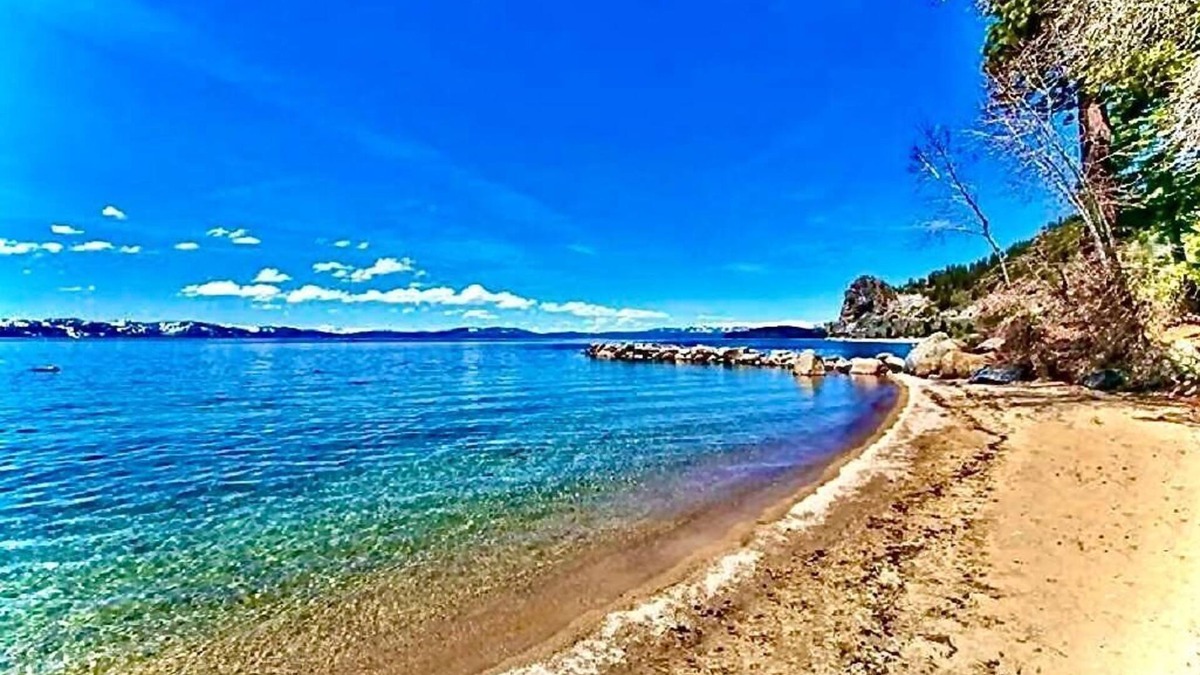 Lincoln Park House | Mv49 Lake Tahoe a Block From the Caverock Beach