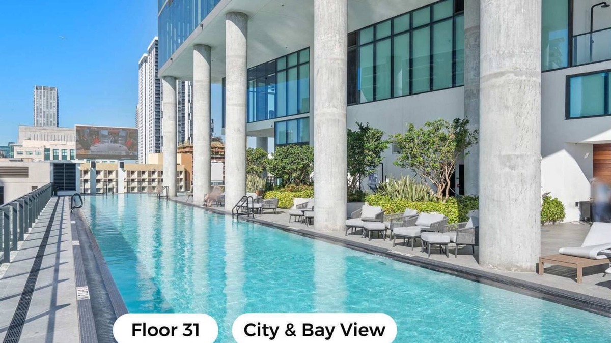 Downtown Miami Apartment | MVR 5 Star Views in Miamis Best Location