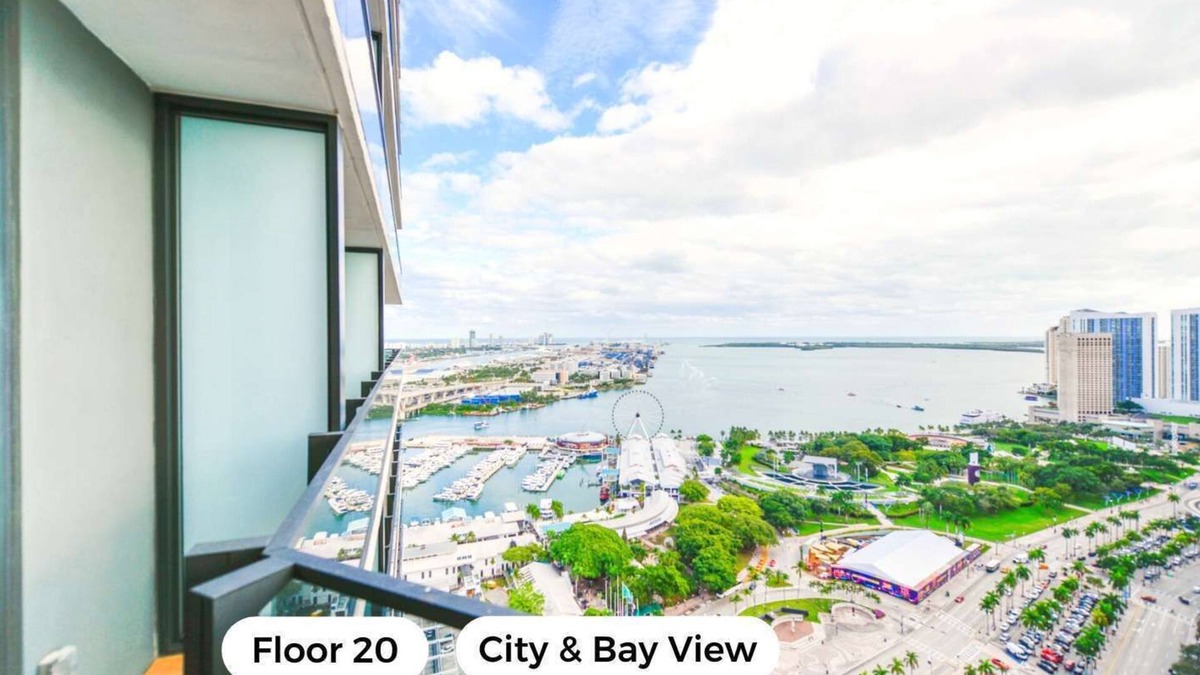 Downtown Miami Apartment | MVR Ultra-Lux Studio with Epic Water Views