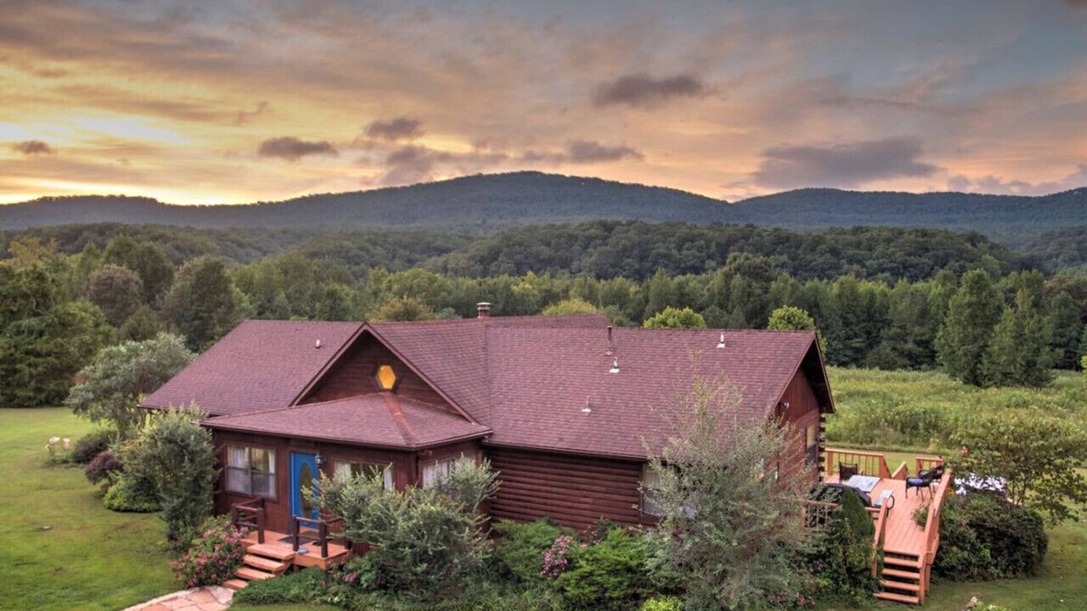 Parthenon Cabin | My Blue Heaven Cabin