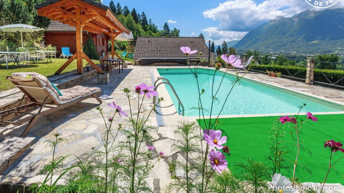 Monthion House | MY CABIN IN CANADA - MONTHION
