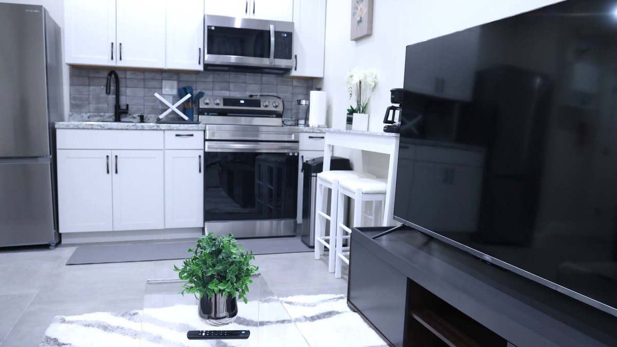 Elizabeth House | My Cozy-Snug Place - 1Brd - 8 mins to EWR