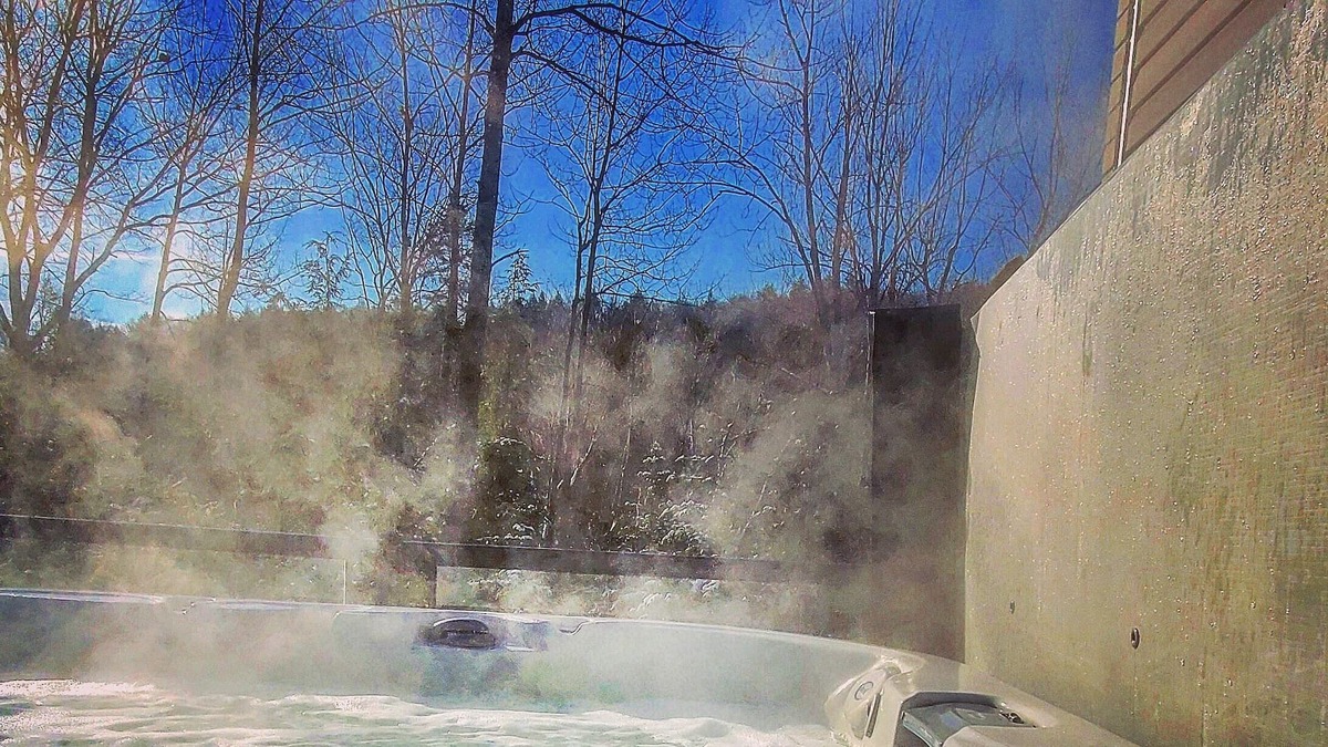 Val-des-Monts House | My Deer Chalet - Lac McGregor - Private Jacuzzi