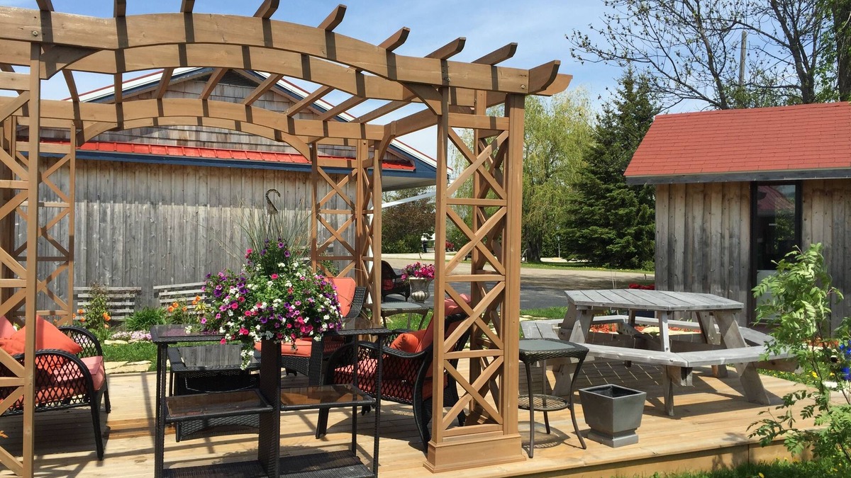 Manitoulin District Hotel | My Friends Inn Manitoulin